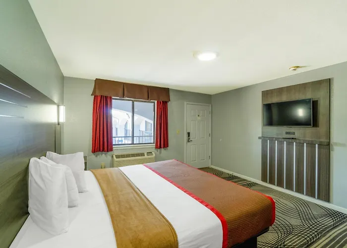 Motel High Five By Oyo Killeen